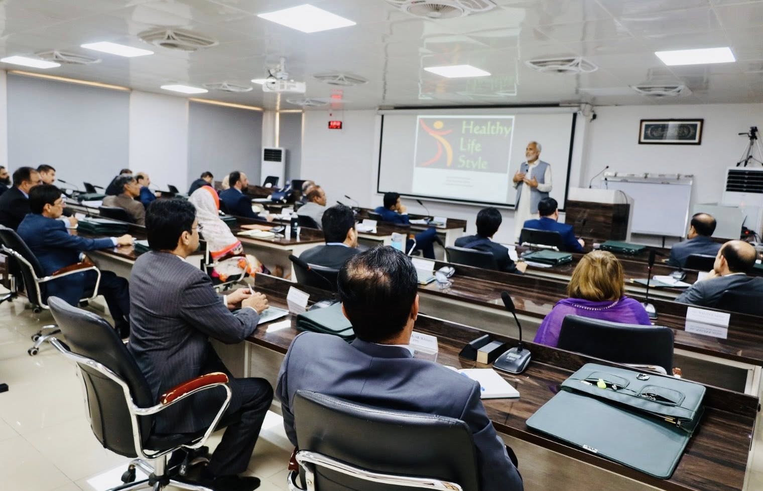 Students at Azam e Nau Academy